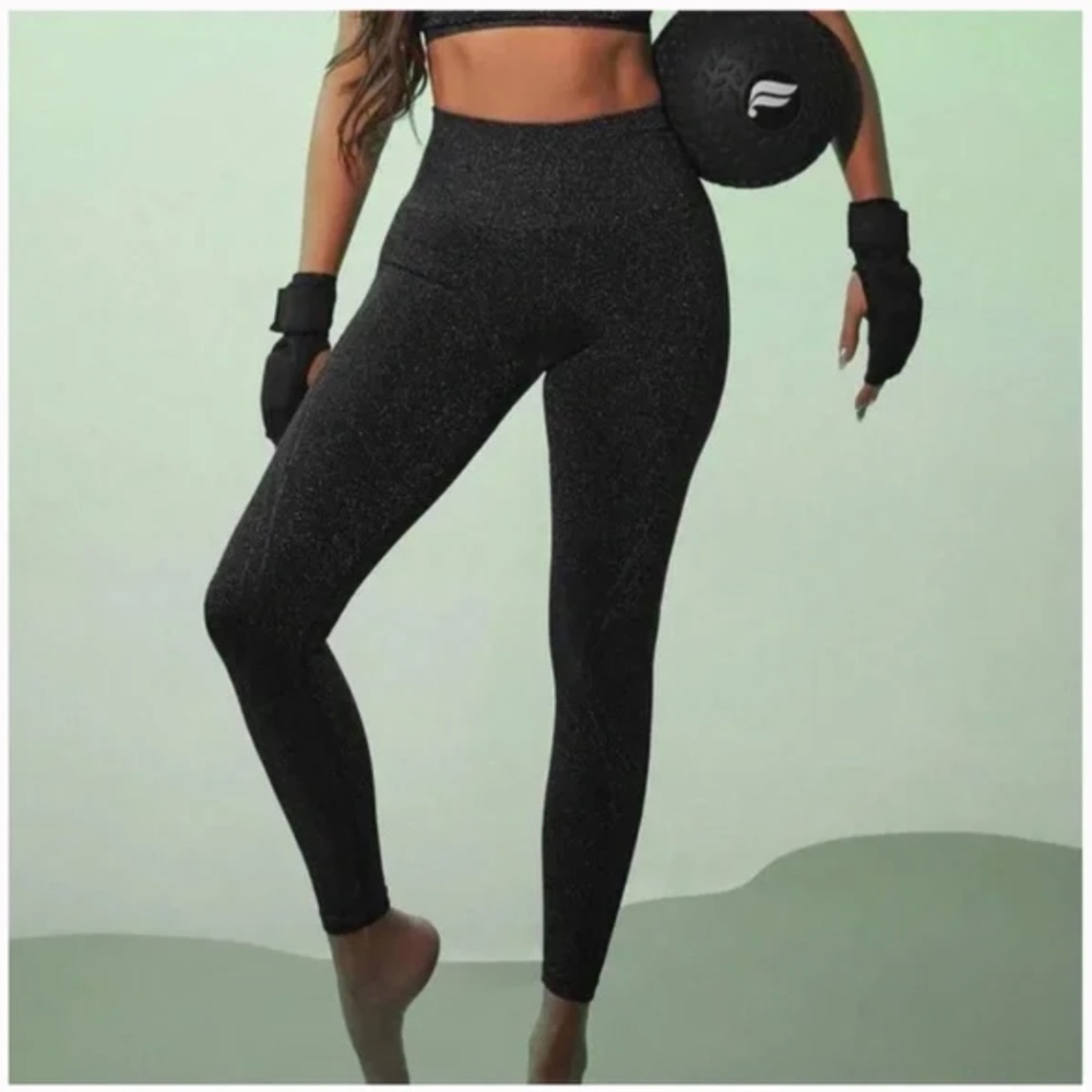 Fabletics X Khloe Kardashian Seamless Black Sparkle Leggings